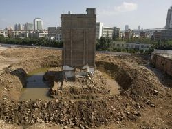 Deretan Rumah Paku yang Bertahan dari Gusuran