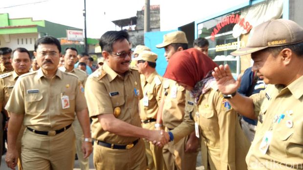 Djarot launching Bedah Rumah di Cilincing / 