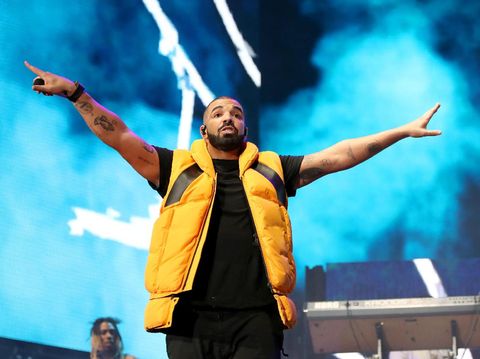 Drake Bernyanyi 'Insya Allah', Hijabers Heboh Minta Dinikahi