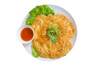 Sekali-sekali Makan Fu Yung Hai yang Gurih Bersaus Asam Manis di sini!