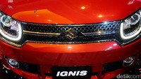 Suzuki Ignis ditawarkan dalam dua varian yaitu GL dan GX. Ignis varian GX sebagai varian tertinggi, terdapat pilihan transmisi otomatis Auto Gear Shift (AGS) dan fitur yang lebih lengkap.