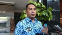 Memasuki minggu ketiga September, KPK menangkap Wali Kota Cilegon Tubagus Iman Ariyadi. Belum diketahui terkait kasus apa Iman ditangkap. (Foto: Muhammad Iqbal/detikcom)