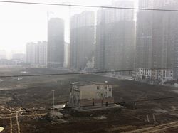 Deretan Rumah Paku yang Bertahan dari Gusuran