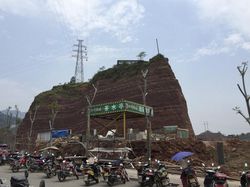 Deretan Rumah Paku yang Bertahan dari Gusuran