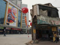 Deretan Rumah Paku yang Bertahan dari Gusuran