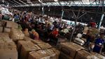 Geliat Pasar Induk Kramat Jati