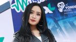 Bibir Merah Merekah Cita Citata