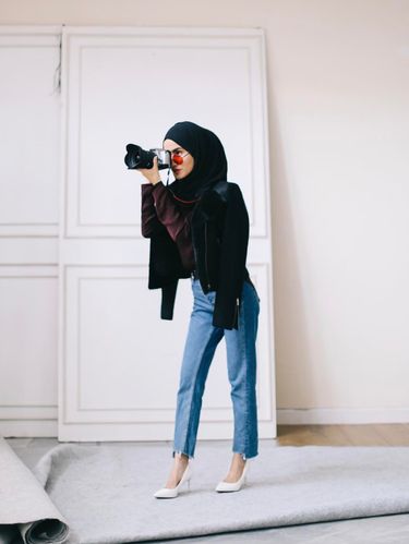  Foto  4 Model Celana  Jeans yang Tren Dipakai Selebgram Hijab 