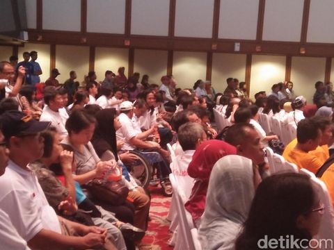 PT TransJakarta dialog bersama warga penyandang disabilitas di Balai Kota DKI.