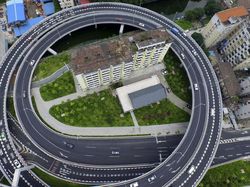 Deretan Rumah Paku yang Bertahan dari Gusuran