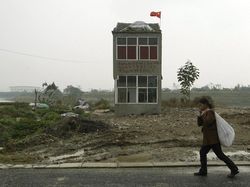 Deretan Rumah Paku yang Bertahan dari Gusuran