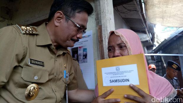 Djarot launching Bedah Rumah di Cilincing / 
