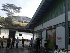 Pabrik Sepatu di Sukabumi Terbakar, Kerugian Capai Rp 600 Juta