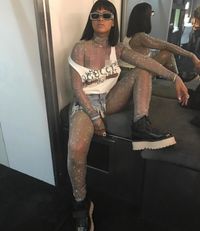 Busana Puluhan Juta Rupiah yang Dipakai Selebriti di Coachella