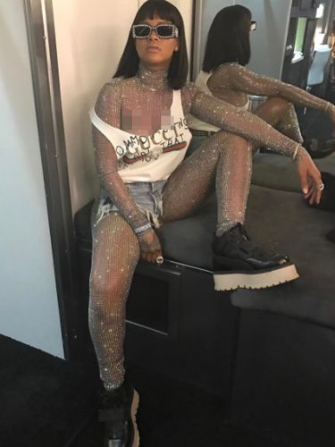 Foto: Selebriti yang Tampil Super Seksi di Coachella