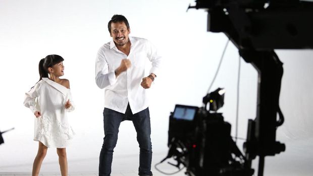 Lelah Syuting Video Klip, Tora Sudiro Merasa Tua