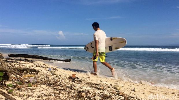Kejuaraan Surfing Internasional Digelar di Krui, Lampung