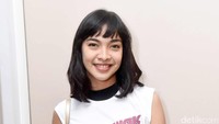 Ia tampil kasual di presscon film terbarunya bertajuk 5 Cowok Jagoan. Pool/Noel/detikFoto.