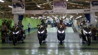 XMAX diproduksi di di Pulogadung, Jakarta, Selasa (18/4/2017).