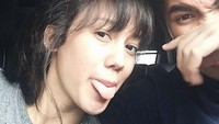 Tora sempat takut karena Nabila sudah mulai berpacaran, namun ia lebih memposisikan dirinya sebagai teman bagi putrinya itu. (Dok. Instagram/nabilasudiro)