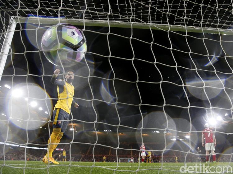 Arsenal Kalahkan Middlesbrough 2-1