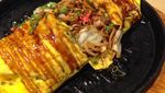 Nikmatnya Okonomiyaki dan Yakisoba yang Tersaji Hangat Dalam Hot Plate