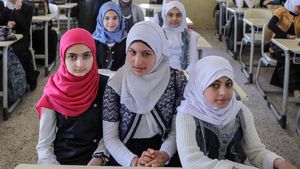 Anak-anak di Mosul Kembali Bersekolah