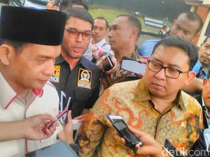 Fadli Zon Temui Sekjen FUI Al Khathath di Mako Brimob