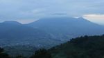 Potret Sunrise Puncak Sikunir yang Tertutup Mendung