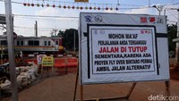 Akibat penutupan ini, pengendara dari arah Bintaro/Pesanggrahan menuju Jakarta harus memutar melewati Ulujami-Cipulir atau lewat Veteran-Tanah Kusir.