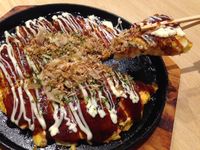 Tokugawa: Lezatnya Okonomiyaki Tebal dengan Isian Seafood dan Daging Sapi