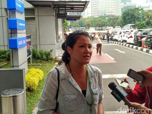 Melanie Subono Perkarakan Animal Defender Soal Kematian Anjing