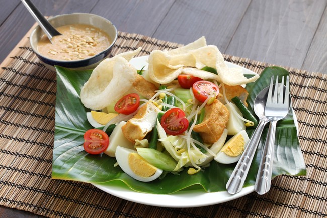 Renyah Segar Racikan Gado-gado Enak Ada di 5 Tempat Jakarta Pusat Ini
