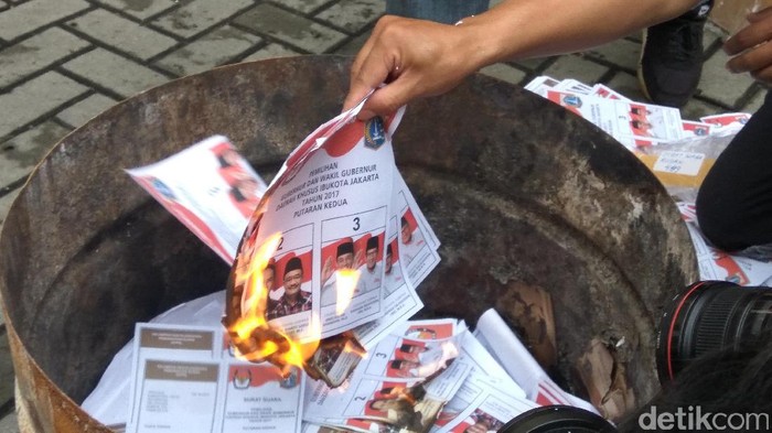 KPU DKI Musnahkan 6.943 Surat Suara yang Rusak dan Kelebihan