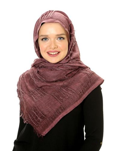 Cara Terbaik Menyimpan dan Merawat Jilbab Kesayangan Kamu agar Awet