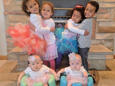 Unik, 3 Pasang Kembar Ini Lahir di Tanggal yang Sama Tapi Beda Tahun