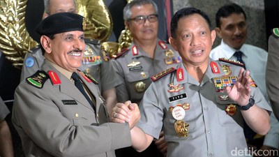 Kapolri Bertemu Kepolisian Arab Bahas Terorisme