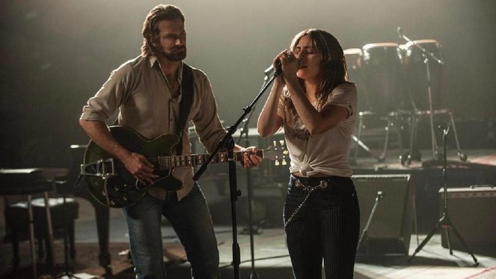 Jadi Kekasih Bradley Cooper, Lady Gaga Main Film Perdana