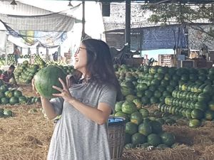 Ditanya Maraknya Pasar Grosir Ilegal, Risma: Tanya Kadisperindag