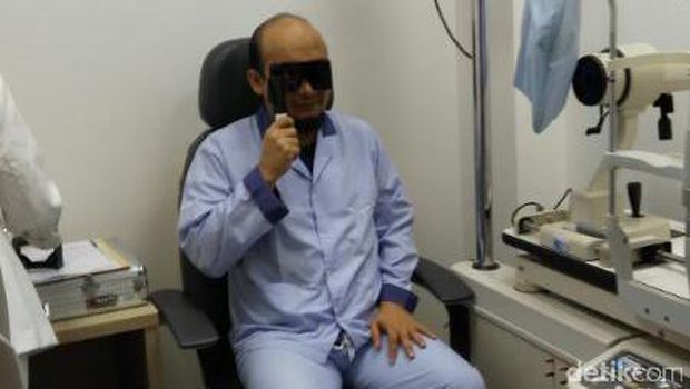  Novel Baswedan menjalani perawatan rutin di Singapura, Selasa (18/4/2017)