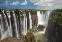 Pemandangan air terjun yang spektakuler (Thinkstock)