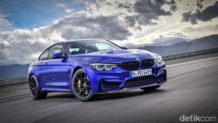 BMW M4 CS