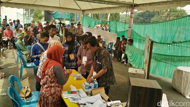 Riuh dan Haru Warga Kampung Akuarium Saat Penghitungah Suara