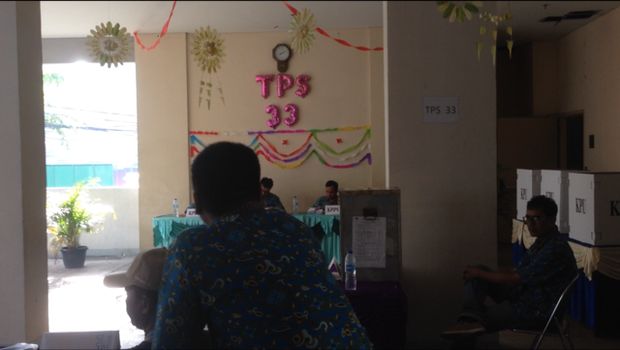 Warga rusun mencoblos di TPS 33 dan TPS 34.