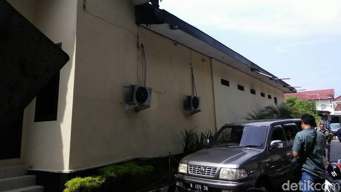 Polisi Temukan Gergaji di Kamar Mandi Tempat 17 Tahanan Kabur