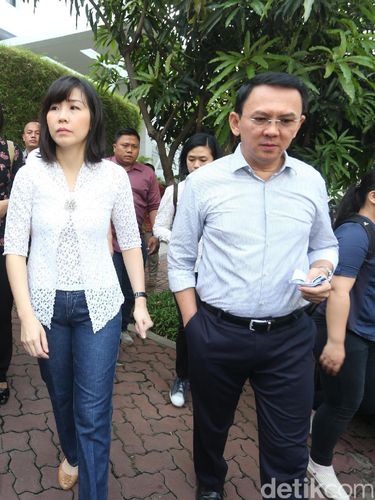 Foto Gaya Veronica Tan Berkebaya Di Pilkada Dki Putaran 2