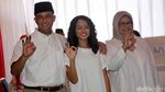 Anies Baswedan Pose 3 Jari Usai Nyoblos