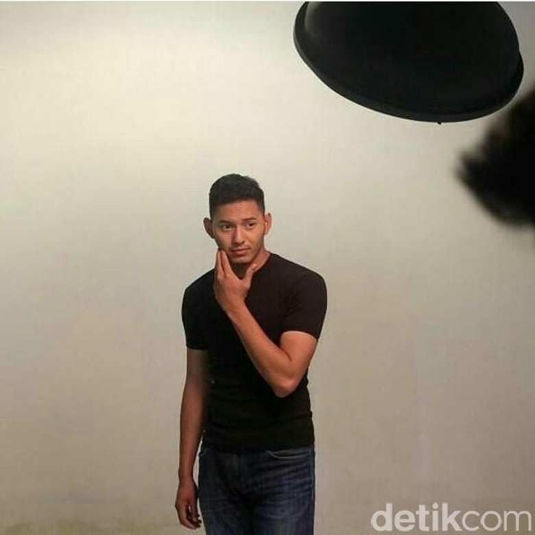 Gariz Luis Mantan Artis yang Jadi Polisi Ganteng di Bandung Gariz Luis Mantan Artis yang Jadi Polisi Ganteng di Bandung