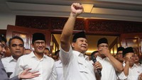Ketua Umum Partai Garindra Prabowo Subianto mengucapkan selamat kepada Anies dan Sandi yang berhasil memenangi kompetisi Pilgub DKI. Menurut Prabowo, keunggulan Anies-Sandi di Pilgub DKI adalah kemenangan seluruh rakyat Jakarta.