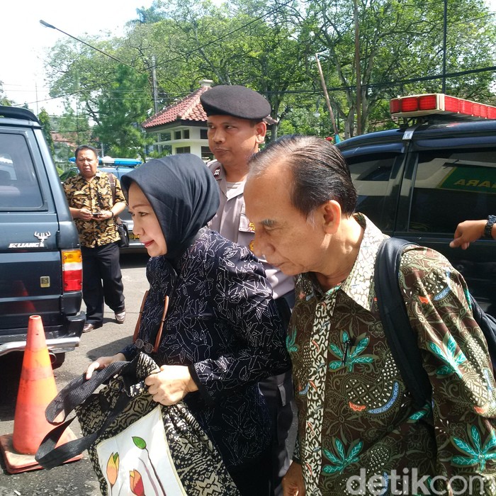 Sidang Perdana, Atty dan Itoch Izin Cek Kesehatan di Luar Lapas